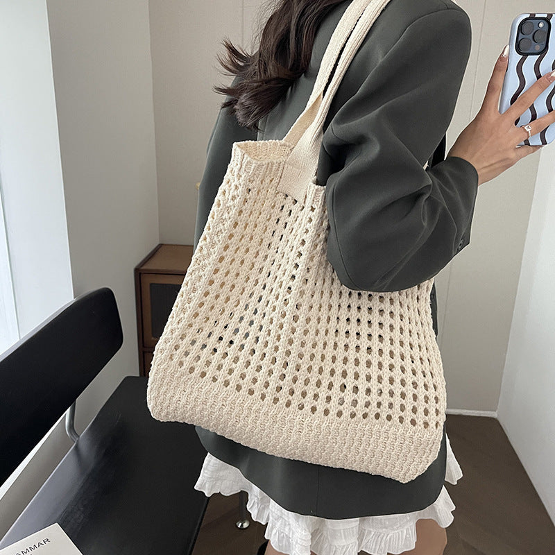 Handknitted shoulder Bag